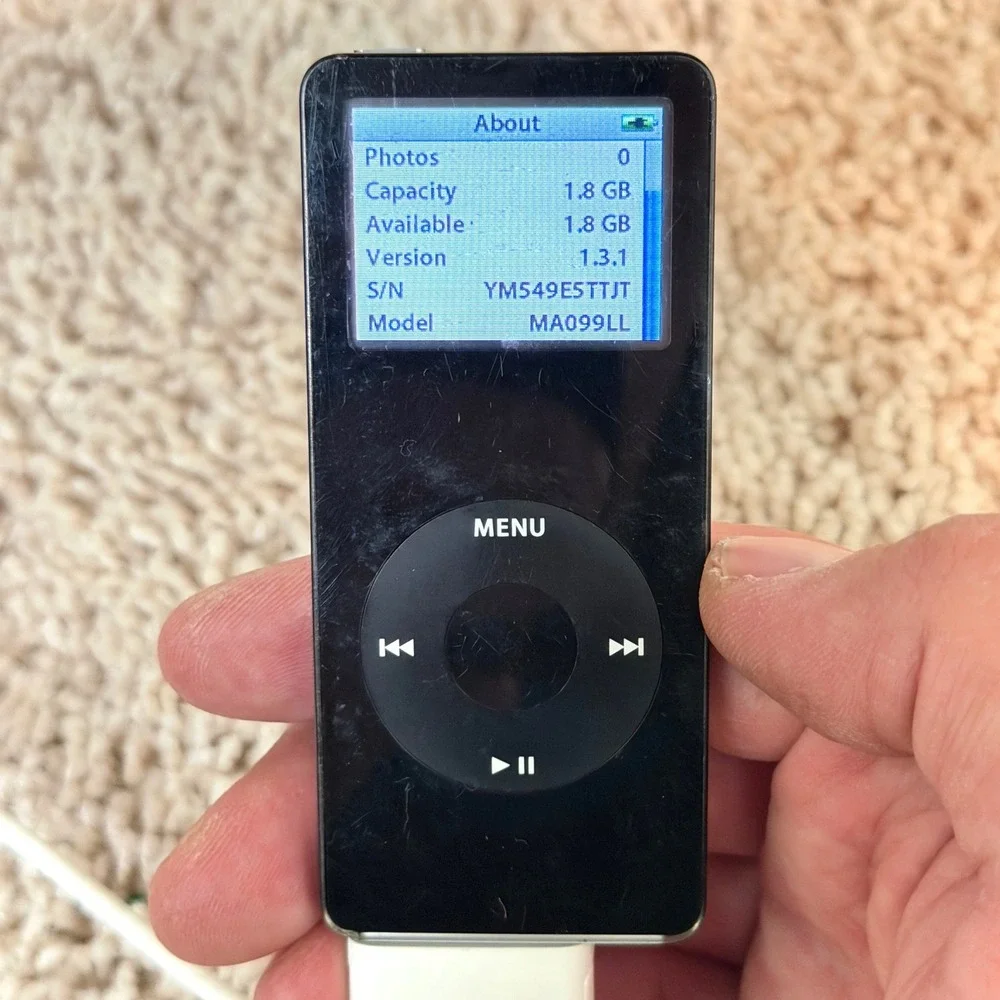 Apple iPod Nano 1st Generation Black 2GB Model MA099LL A1137 Needs Battery